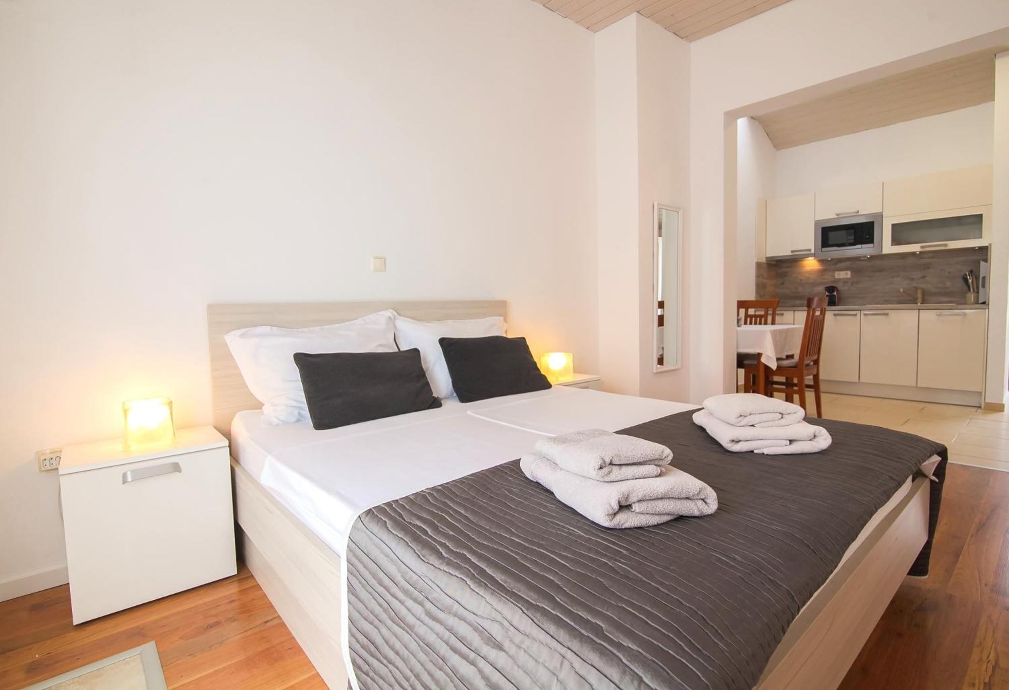 Helvetia Sunny Apartments 볼 외부 사진