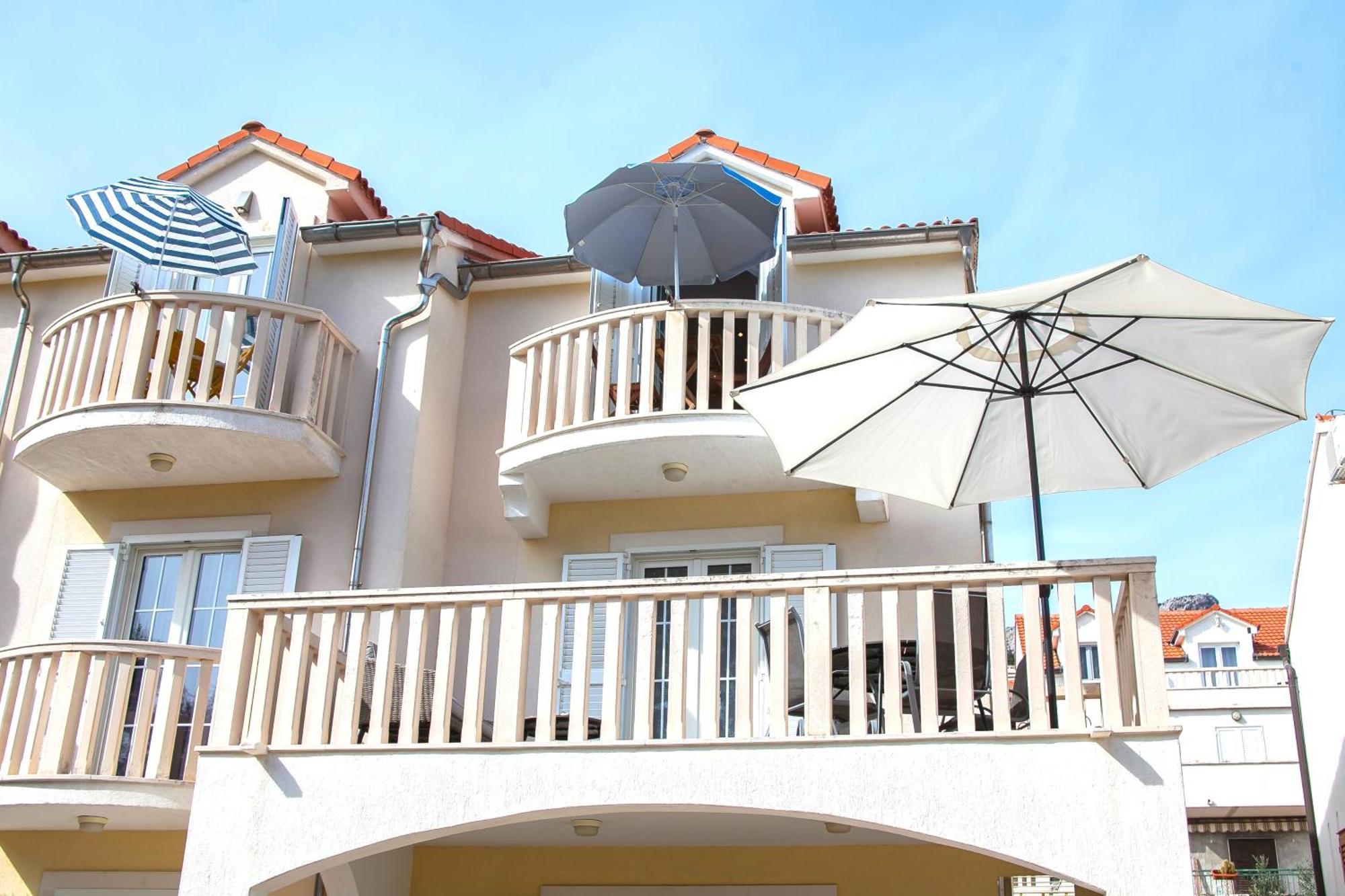 Helvetia Sunny Apartments 볼 외부 사진