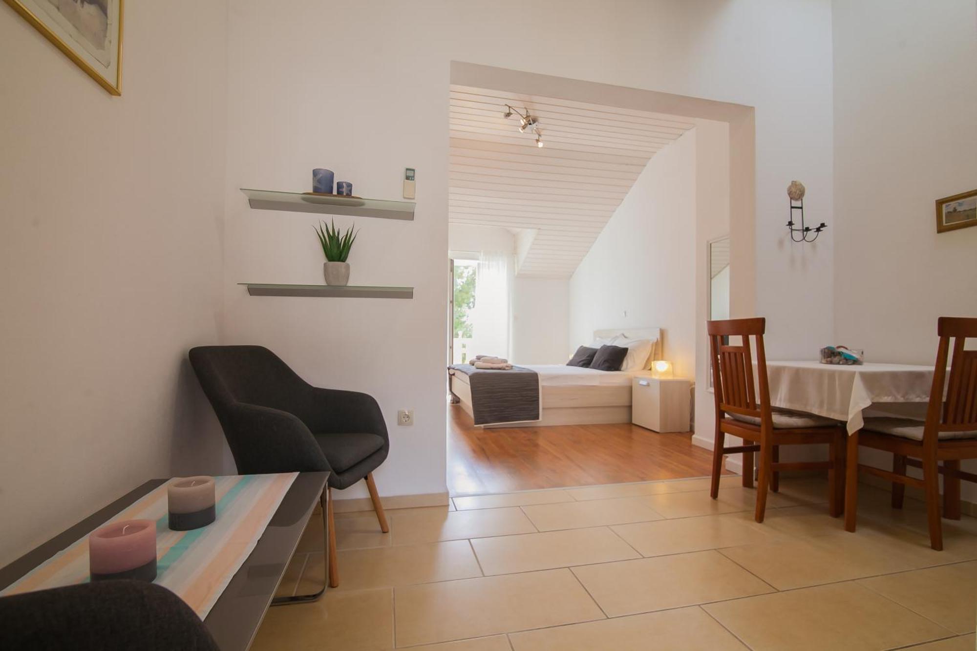 Helvetia Sunny Apartments 볼 외부 사진