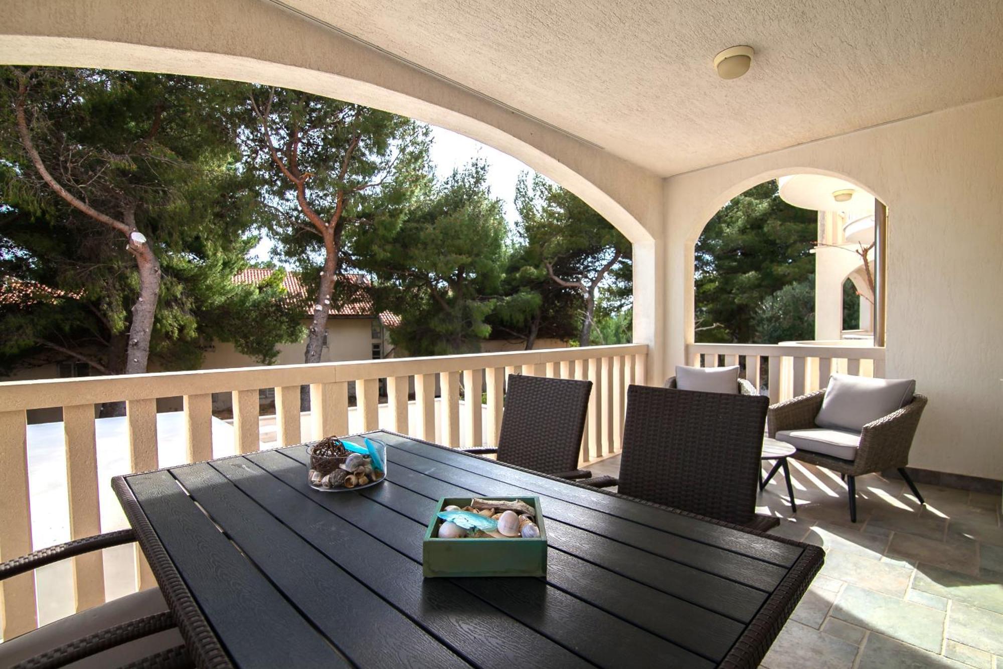 Helvetia Sunny Apartments 볼 외부 사진