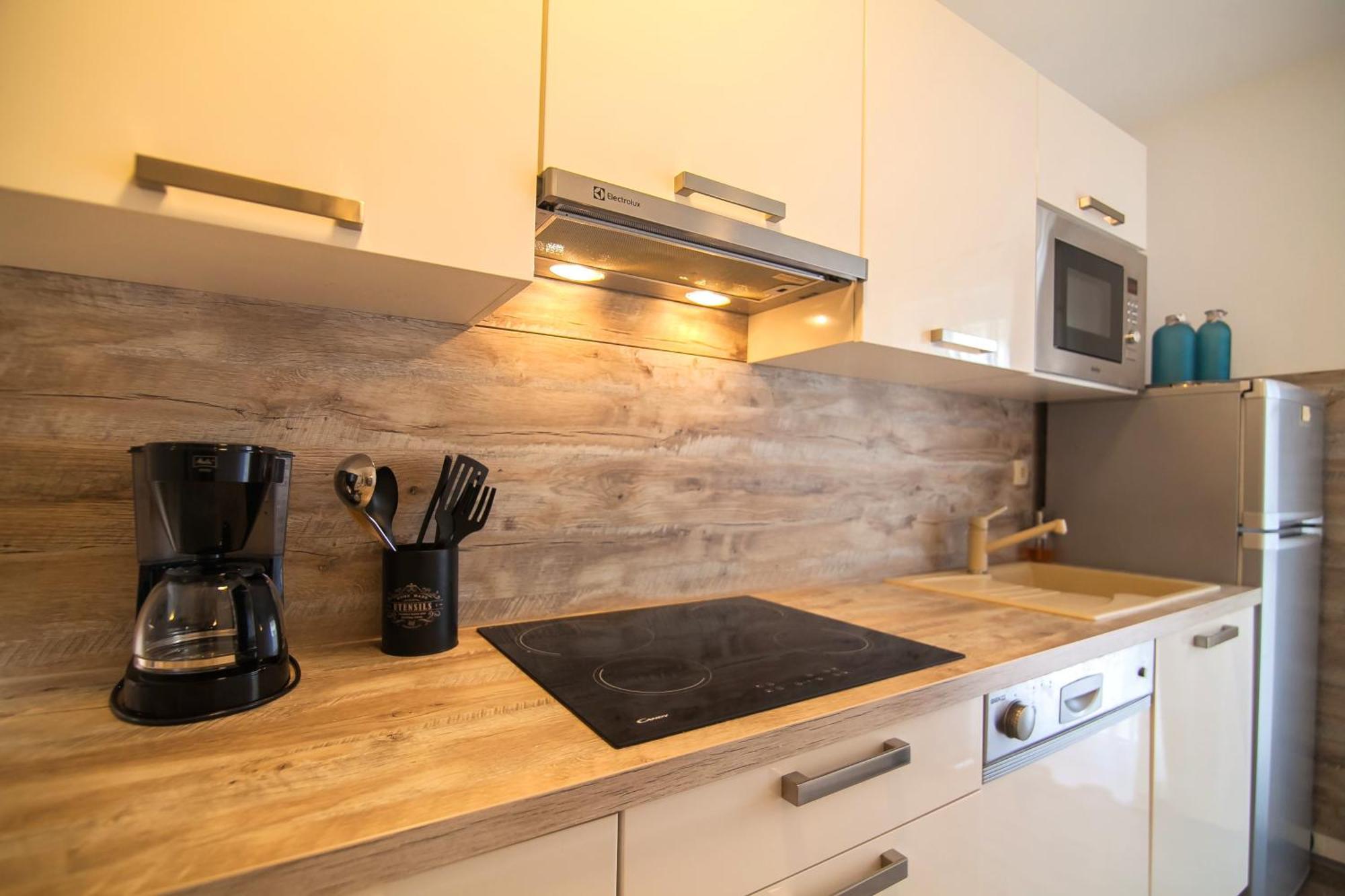 Helvetia Sunny Apartments 볼 외부 사진