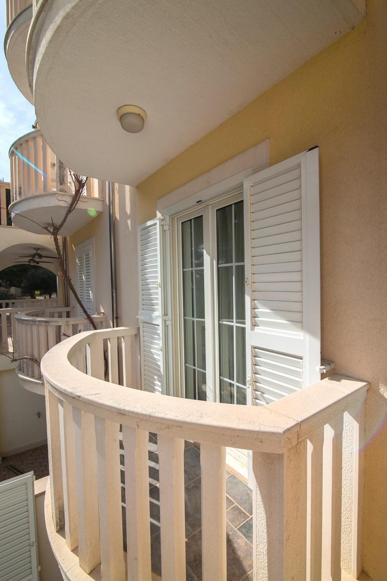 Helvetia Sunny Apartments 볼 외부 사진