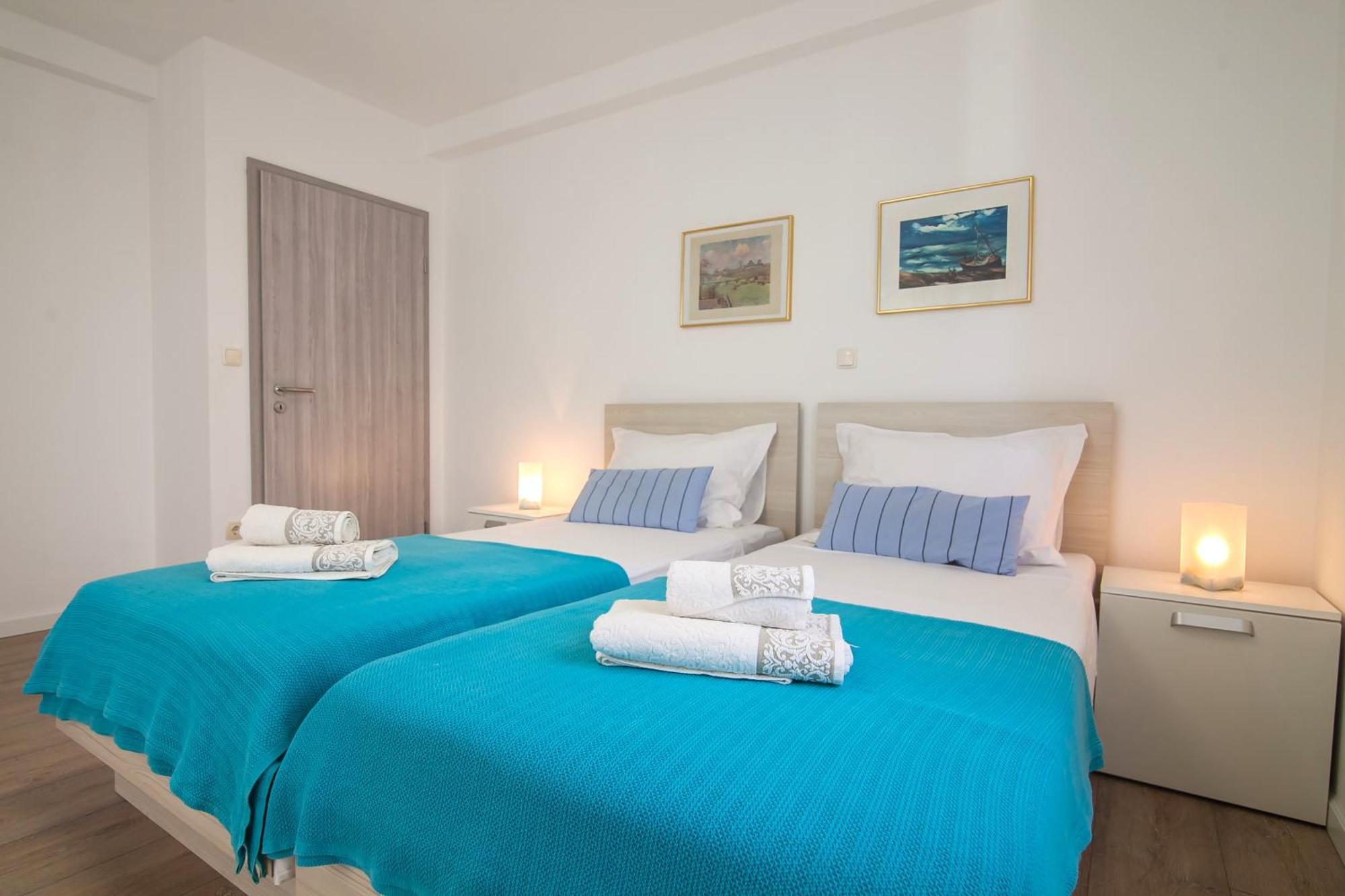 Helvetia Sunny Apartments 볼 외부 사진