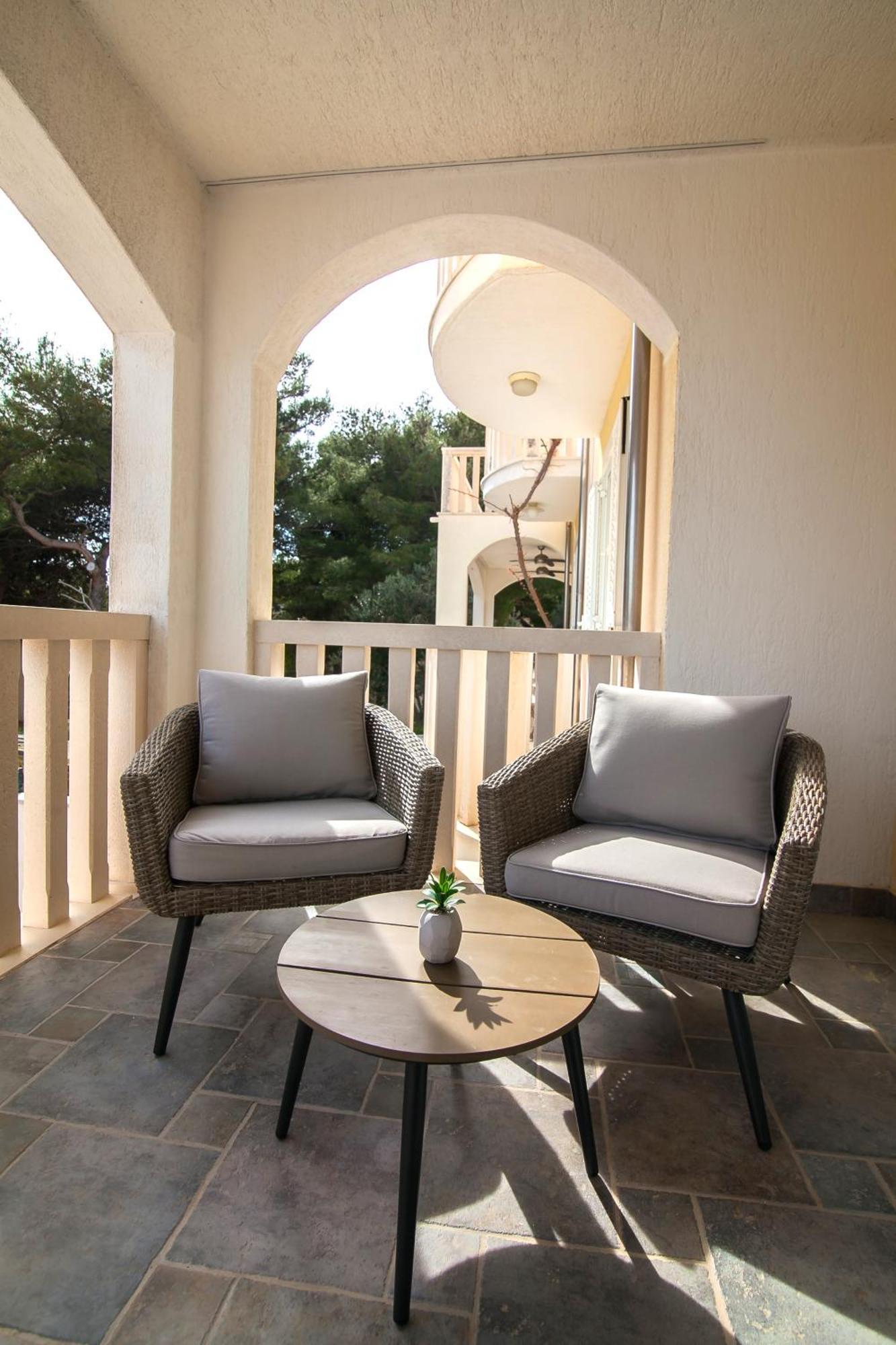 Helvetia Sunny Apartments 볼 외부 사진