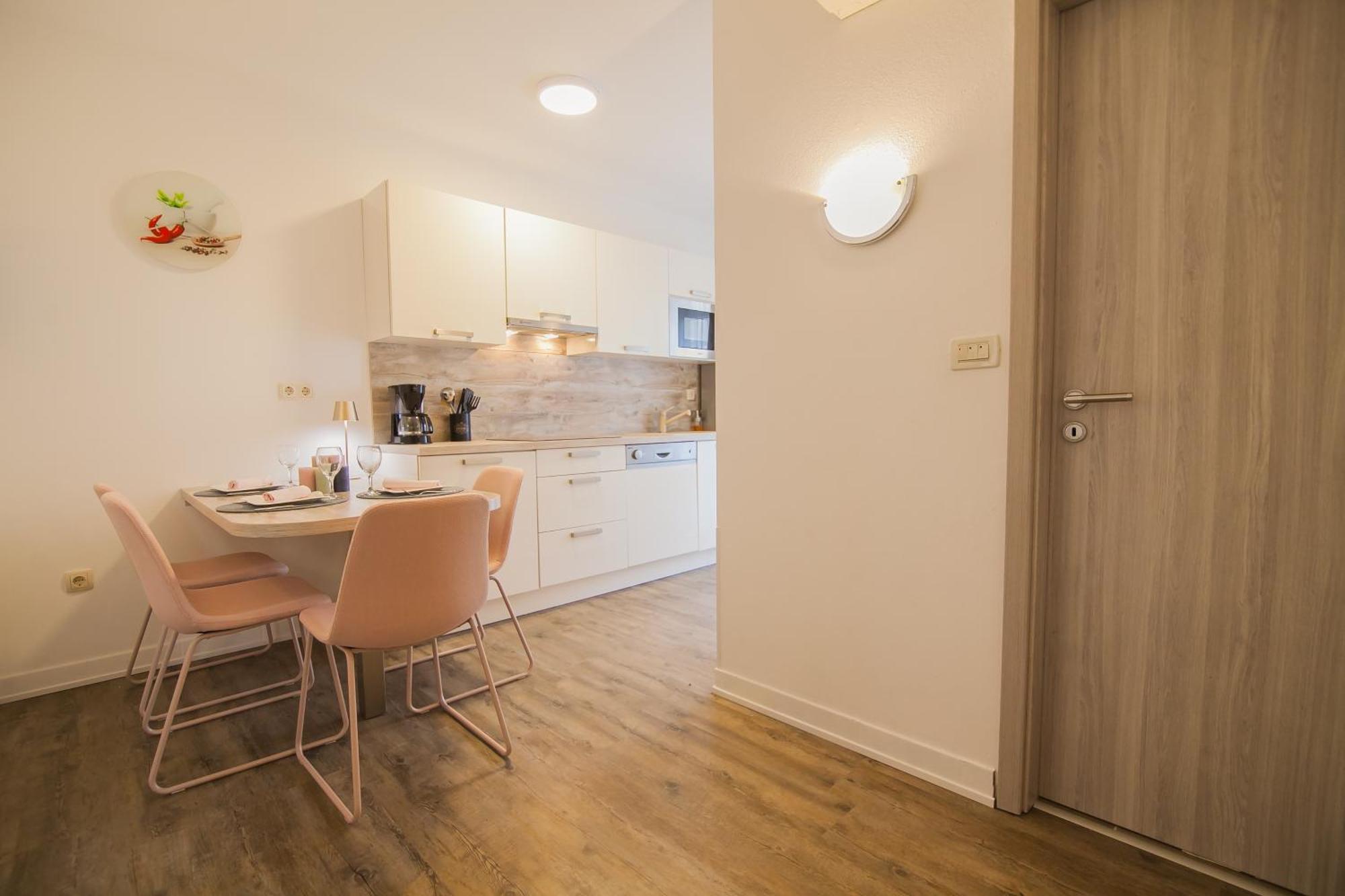 Helvetia Sunny Apartments 볼 외부 사진
