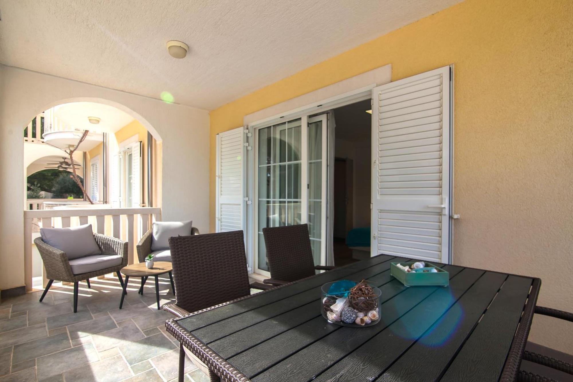Helvetia Sunny Apartments 볼 외부 사진