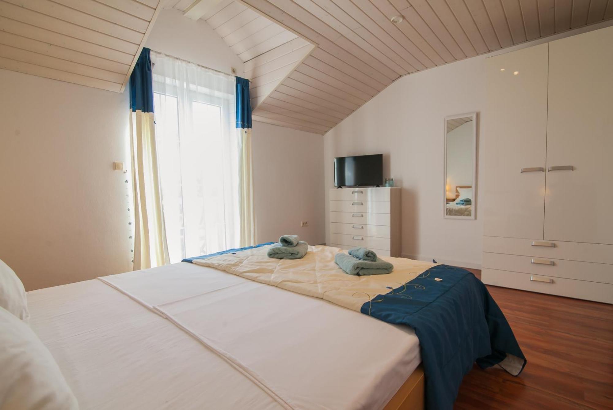 Helvetia Sunny Apartments 볼 외부 사진